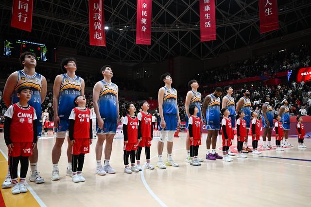 他不仅要足